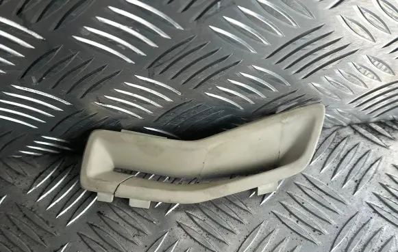 Volvo XC60 Seat belt trim 01287355