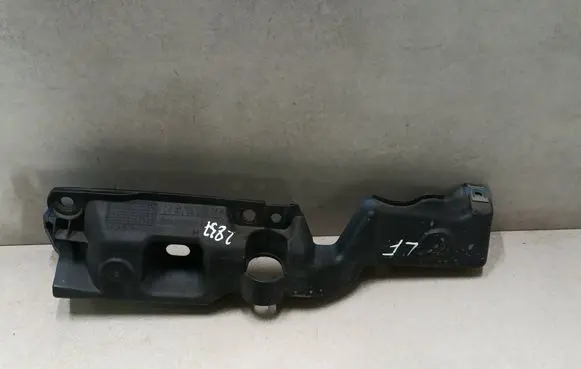 Fender mounting bracket