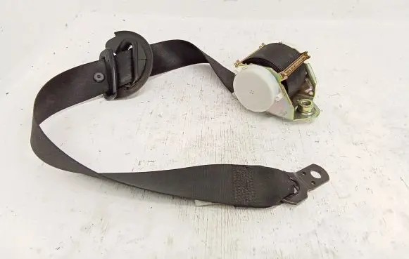 BMW X3 E83 Front seatbelt 33033480E