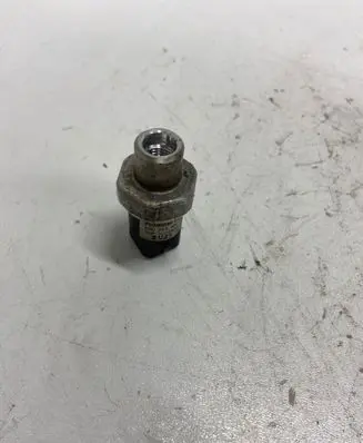 Audi A6 S6 C5 4B Air conditioning (A/C) pressure sensor 8D0959482B