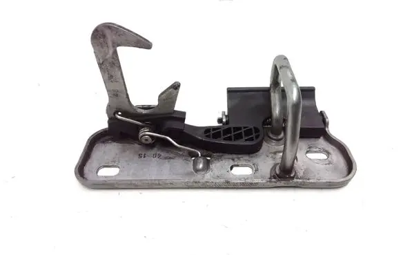 Volkswagen Tiguan Engine bonnet/hood lock/latch loop/hook 1K0823480