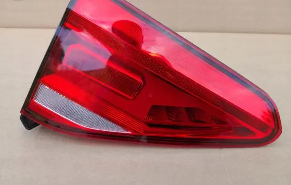 Volkswagen Touran III Tailgate rear/tail lights