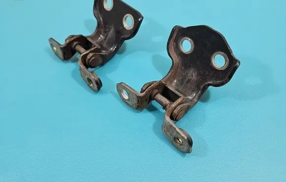 Rear door hinge set