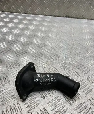 Volkswagen Touran I Engine coolant pipe/hose 038121121D