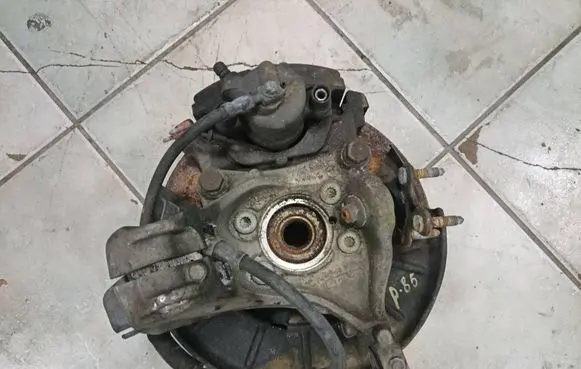 Volkswagen PASSAT CC Front wheel hub spindle knuckle