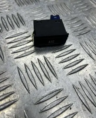 Traction control (ASR) switch