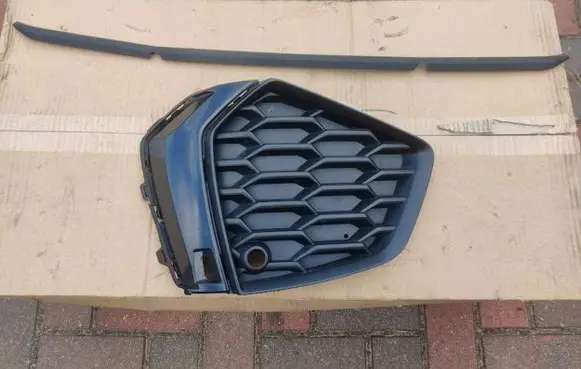 Audi A3 8Y Front bumper lower grill 8Y0807681B