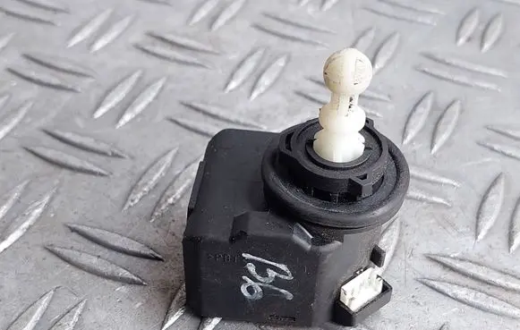 Volkswagen PASSAT B6 Headlight level adjustment motor 54BBB06N