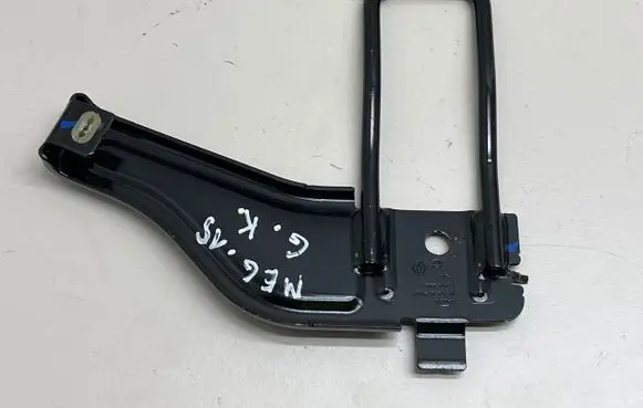 Renault Megane III Seat back rest lock catch 883922013R 4536082