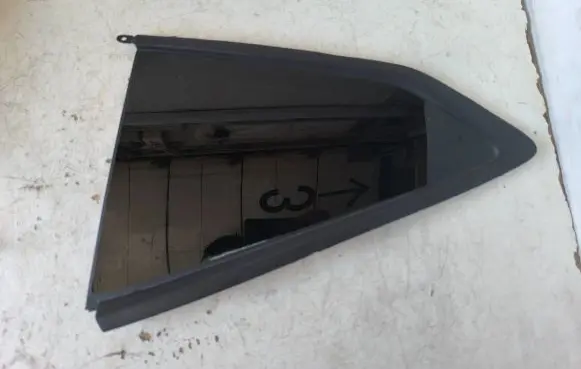 Chevrolet Camaro Rear side window 43R001238 E000218 DOT15AS2M100