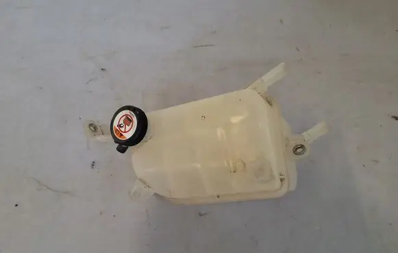 Toyota Prius+ (ZVW40) Coolant expansion tank/reservoir 1648028080