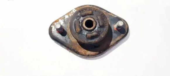 Coil spring mount