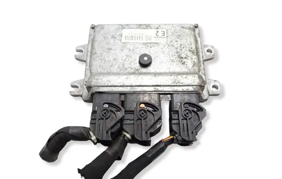 Nissan Qashqai Engine control unit/module MEC940240