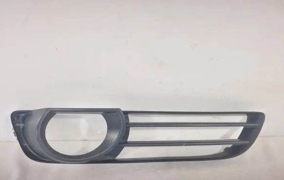 Audi Q7 4L Front fog light trim/grill 4L0807676