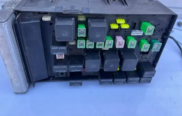 Chrysler Voyager Fuse module 05144509AE