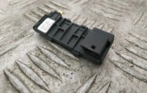 Mercedes-Benz C W204 Outside/external air temperature sensor A2048210851