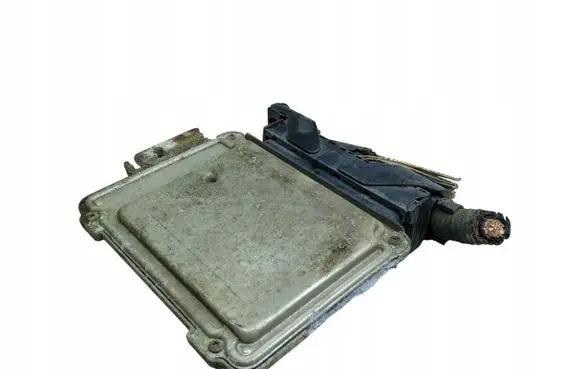 Opel Astra H Engine control unit/module 0281011943 55556829
