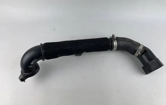 Volkswagen Tiguan Intercooler hose/pipe 04L145828D 04L131111M