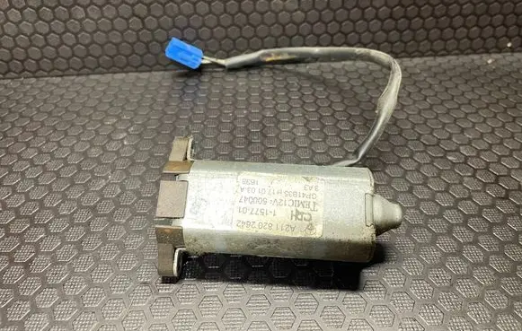 Mercedes-Benz E W211 Seat adjustment motor A2118202642 1157701 500047