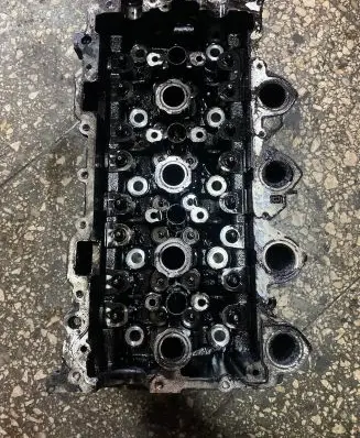 Citroen C4 I Engine head 9655911480