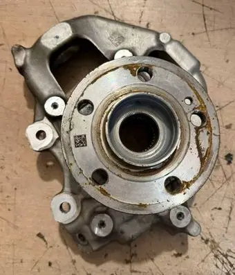 Mercedes-Benz GLS X167 Rear wheel hub spindle/knuckle 16712R