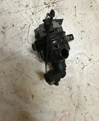 Mercedes-Benz E W238 Water pump A2535010920