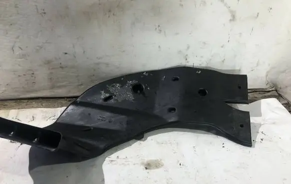 BMW 5 E39 Cabin air duct channel 8125972