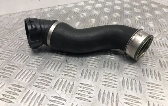 BMW 5 E60 E61 Intercooler hose/pipe 7789048