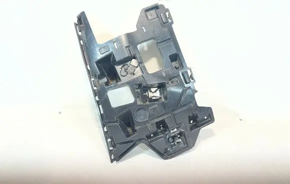 Volvo V40 Front bumper mounting bracket 31425002