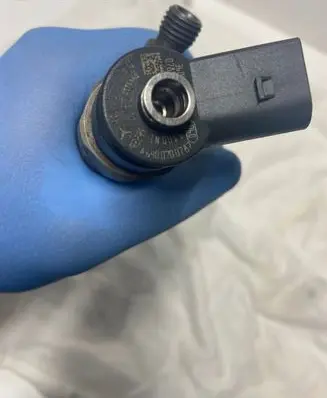 Mitsubishi Colt Fuel injector A6400700787