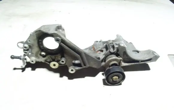 Volkswagen PASSAT B7 Generator/alternator bracket 03L903143Q