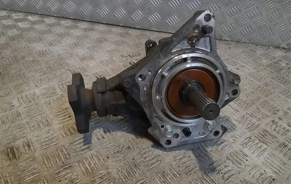 Nissan X-Trail T31 Gearbox transfer box case 067022