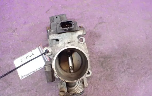 Hyundai Accent Throttle body valve 