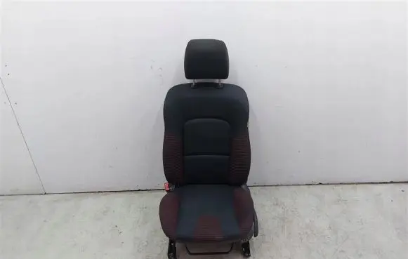 Mazda 3 Front driver seat 05J17Y6