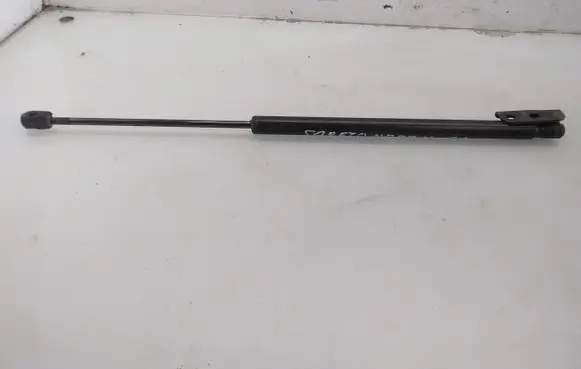 KIA Sorento Tailgate/trunk strut/damper 817713E020