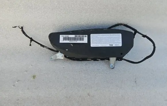 Audi A4 S4 B5 8D Seat airbag 8D0880242AA