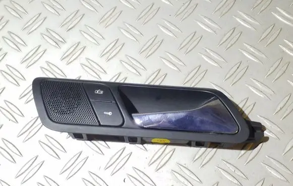 Volkswagen PASSAT B6 Front door interior handle 3C4839114