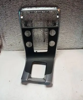 Radio/GPS head unit trim