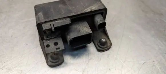 Mercedes-Benz C W203 Glow plug pre-heat relay 0255452832