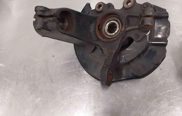 Ford Focus Front wheel hub 3K171 18213