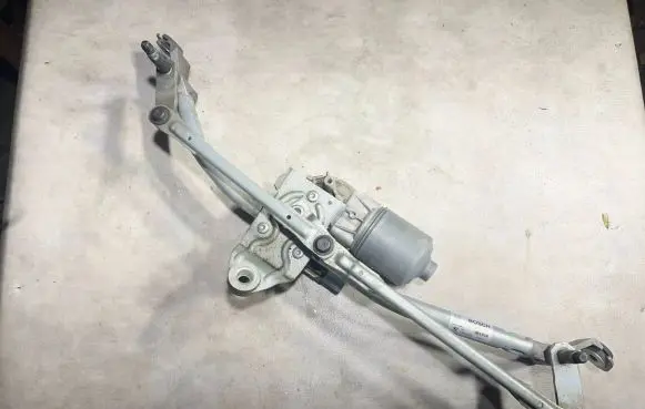 BMW X3 F25 Front wiper linkage and motor 7213275