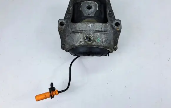 Audi A4 S4 B8 8K Engine mount bracket 8K0199381JR