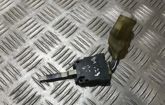 Mazda 323 Interior fan control switch 