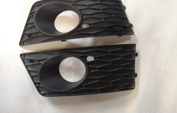 Seat Leon (1P) Front fog light trim/grill 1P0853665P 14884SG4 N92142