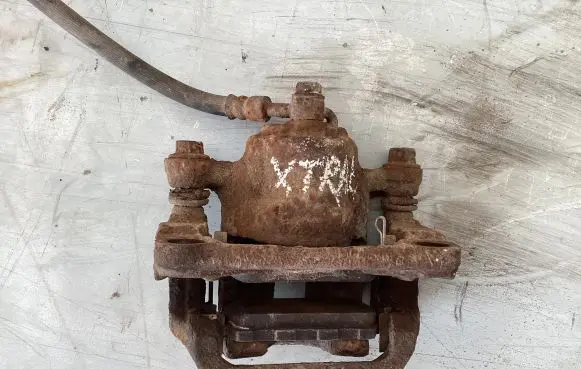 Nissan X-Trail T30 Rear brake caliper