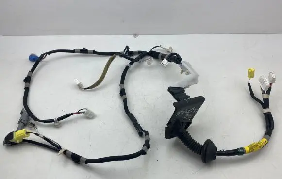 Toyota Prius+ (ZVW40) Front door wiring loom 8215247422 8123030200 8983121010