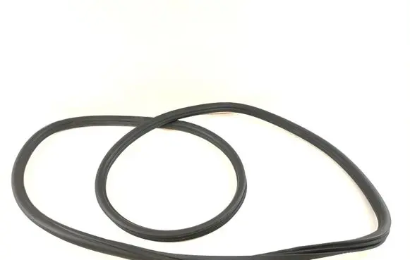 Volkswagen Touareg II Rear door rubber seal (on body) 7P0867367D