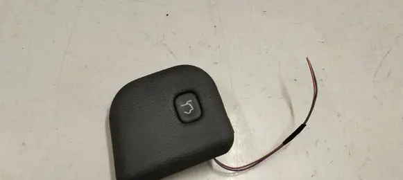 Jeep Grand Cherokee Tailgate/boot open switch button 04602751aa