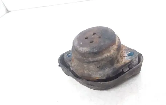 Audi A6 S6 C5 4B Engine mount bracket 4B3399151