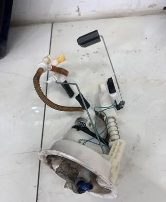 BMW 1 E81 E87 Fuel level sensor 